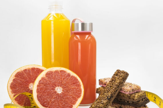 حرق الدهون من خلال العصائر، تناول العصائر واحدة من الطرق الفعّالة لحرق الدهون وتحقيق الوزن المثالي.